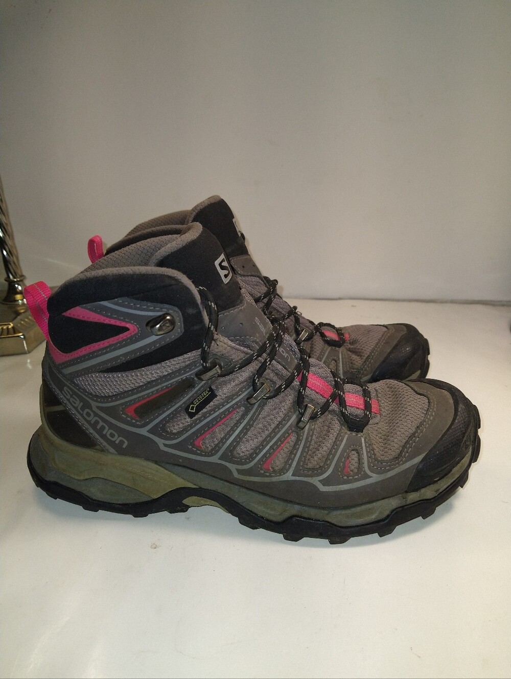 Salomon X Ultra Mid 2 GTX Gore-Tex Hiking Boots Women's sz 7 (371477).
